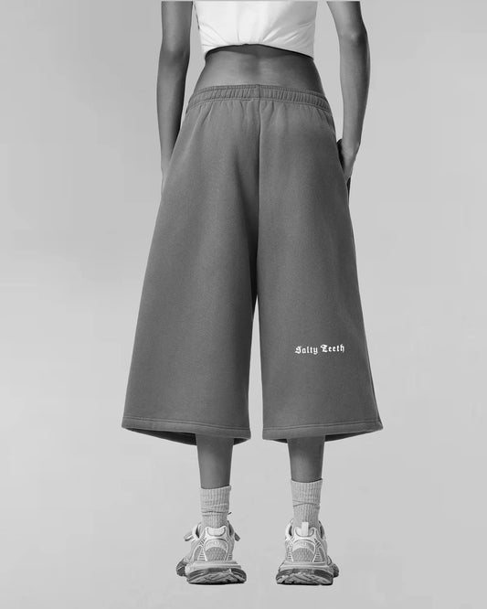 SALTY LIPS 3/4 SWEATPANTS