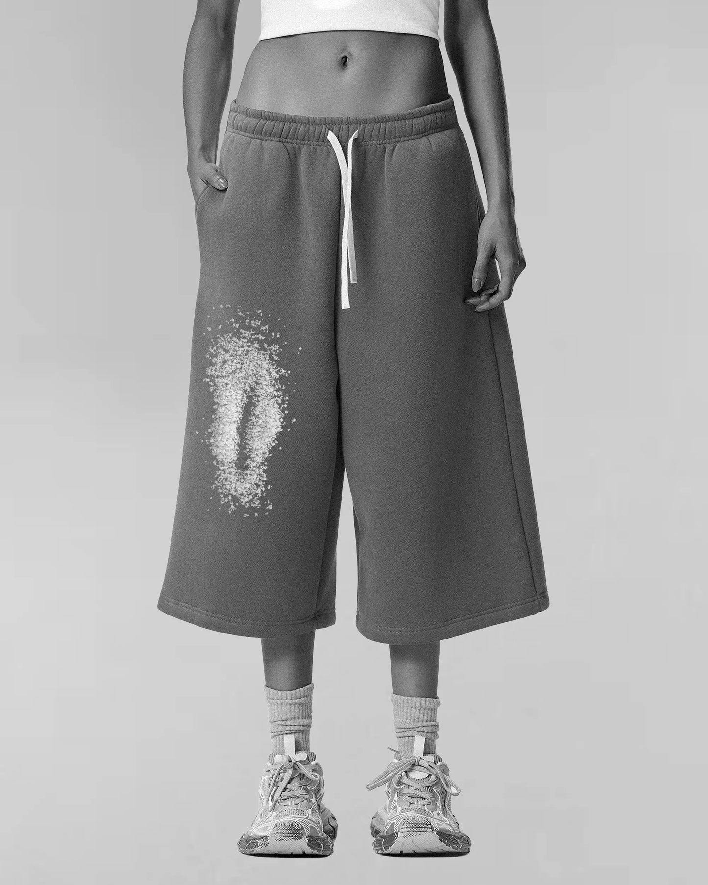 SALTY LIPS 3/4 SWEATPANTS