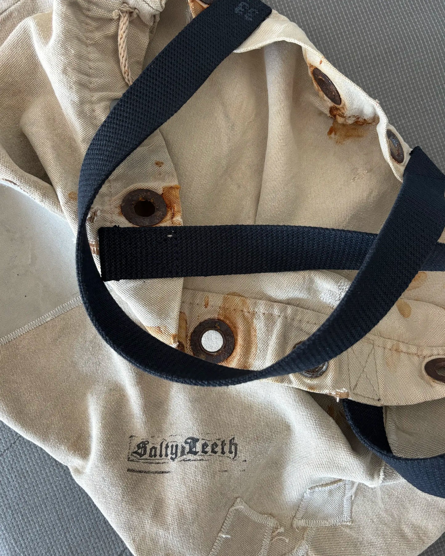 VINTAGE FISHERMAN BAG